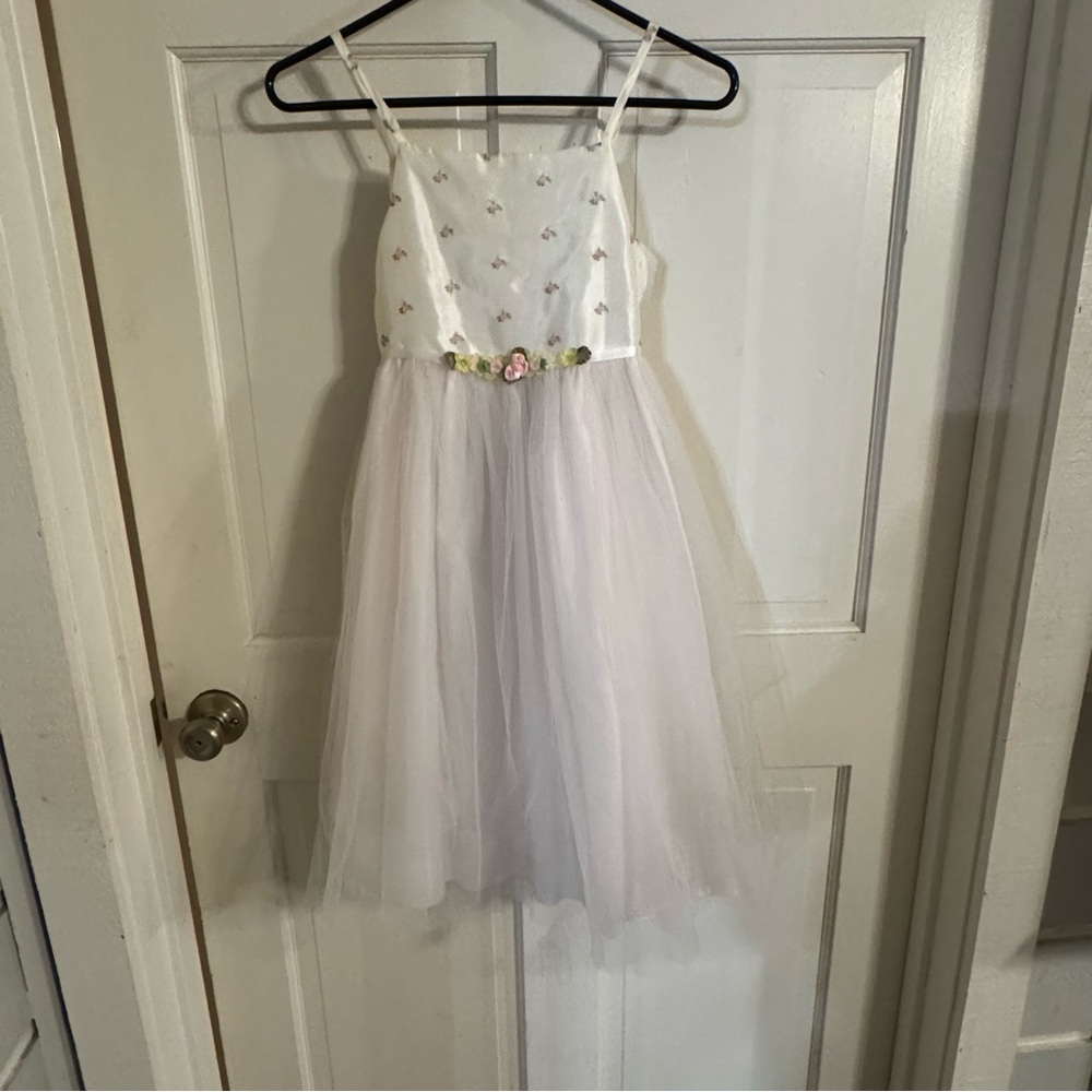 Elegant White Kids Dress with Floral Accents